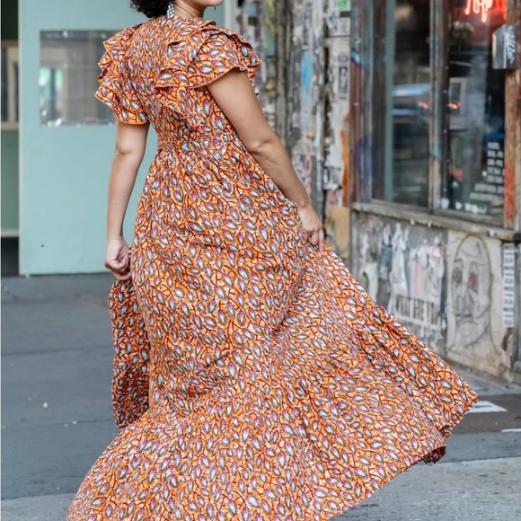 Beautiful NWT wrap dress with tiered sleeves and deep pockets. - Picture 5 of 7